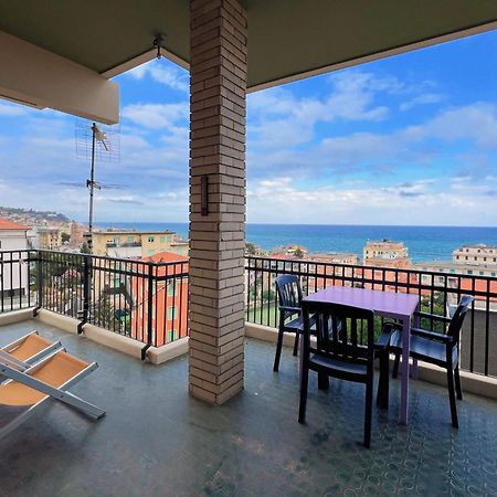 Ampio Appartamento Con Vista Varazze Eksteriør billede