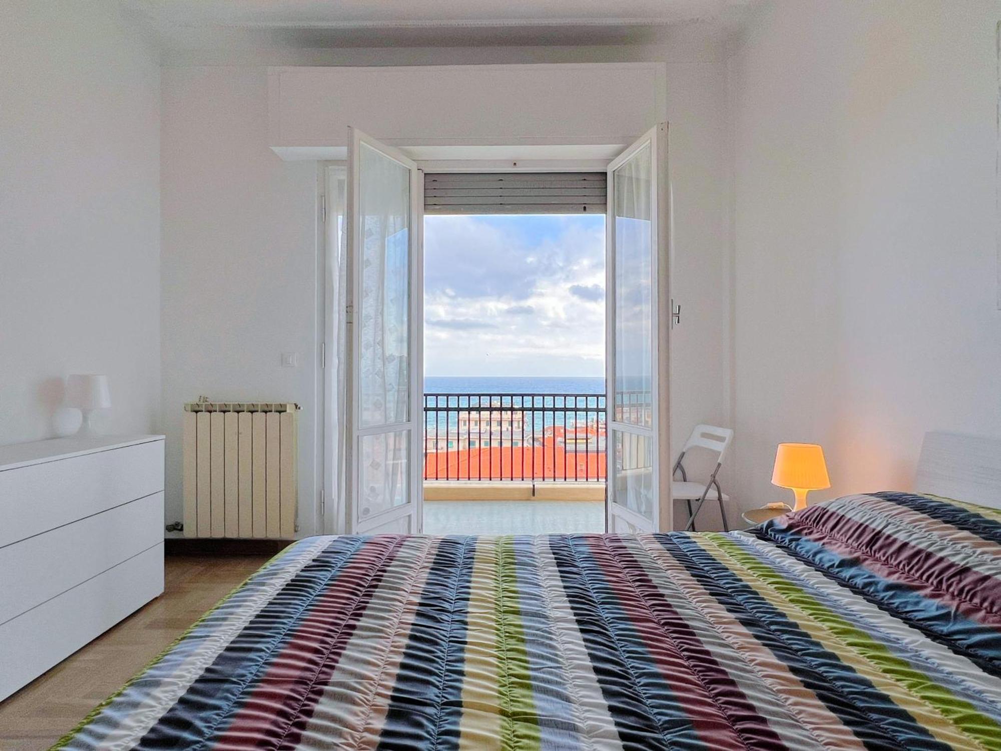 Ampio Appartamento Con Vista Varazze Eksteriør billede