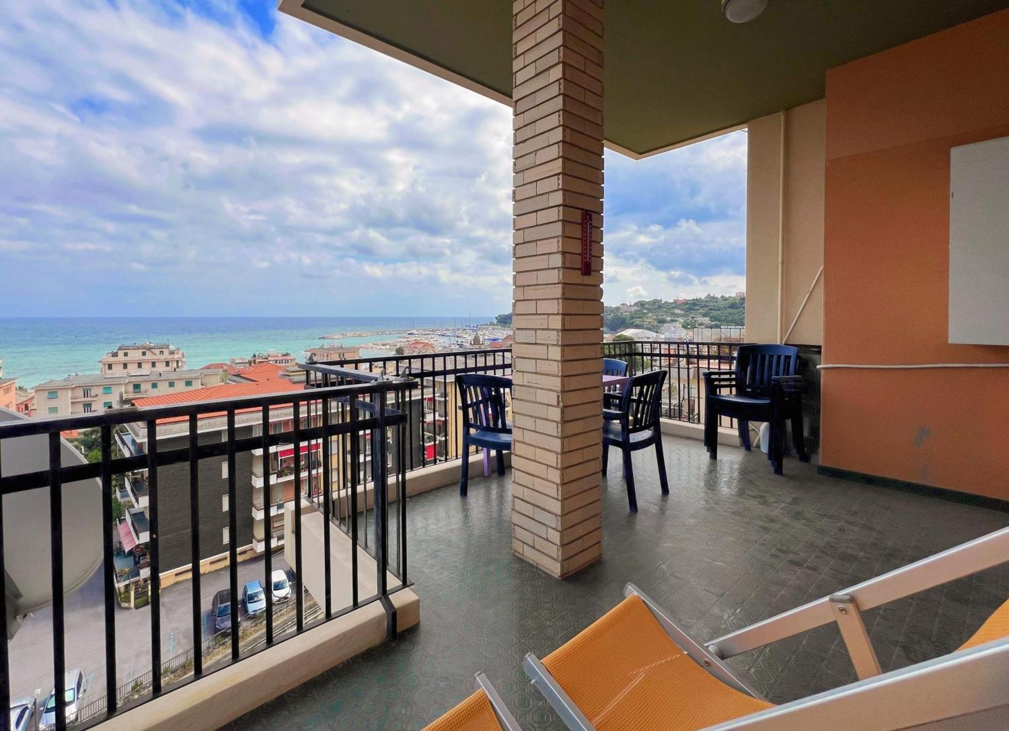 Ampio Appartamento Con Vista Varazze Eksteriør billede